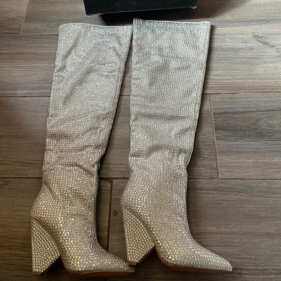 Silver Rhinestone Boots🤍 - Picture 4 of 5